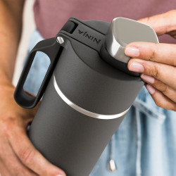 Termos Ninja DW2401EUUKBK, 700 ml, Potrivit pentru bauturi carbogazoase, Izolatie tripla, Fara BPA, Mentinere la cald până la 8h, Rece până la 24h, Negru