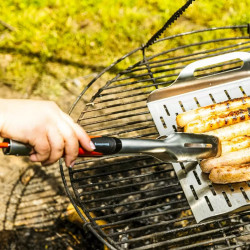 Set 3 ustensile pentru gratar Klausberg BBQ KB 7899, Cleste, Furculita, Spatula, Orificiu de agatat, Otel inoxidabil, Negru/Rosu