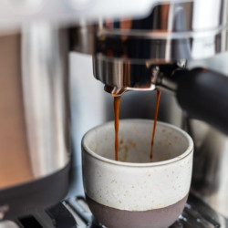 Espressor automat 3in1 Ninja Luxe Café Premier ES601, 1650W, 15 bar, 2 L, Barista Assist, Spumare fara contact, Rasnita incorporata, 4 moduri, 3 setari temperatura, Inox/Negru