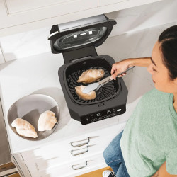 Ninja Foodi Smart EG351EU 5-in-1 Hot Air Fryer and Grill, 1760W, 5.7 L, Up to 4 Servings, 5 Modes, Cyclonic Air, Smart Cook, Ceramic Coating, Black/Stainless Steel