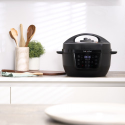 Multikooker Instant Pot XL 140001901, 1200W, 7.1 l, 7 programe, Start intarziat, Ecran LCD, Negru
