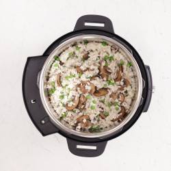 Мултикукър Instant Pot Duo Plus Whisper Quiet 112307901, 1000 W, 5.7 л, 9 програми, Отложен старт, LCD дисплей, Черен