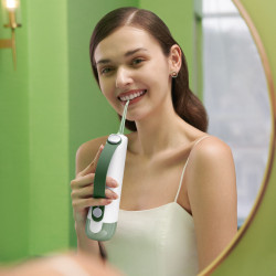 Oclean W10 Dental Water Flosser, 5 modes, 2 tips, 200 ml, 1,400 pulses per minute, IPX7, USB-C, Green