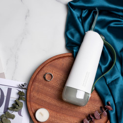 Irigator dentar Oclean W10, 5 moduri, 2 duze, 200 ml, 1400 impulsuri pe minut, IPX7, USB-C, Verde