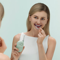 Зъбен душ Oclean AirPump A10, 3 режима, 2 накрайника, Автономия 40 дни, IPX7, USB-C, Зелен