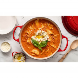 Le Creuset χυτοσιδηρή κατσαρόλα 24147260912, 5.6 l, 26 cm, Μέχρι 260C, Επίστρωση σμάλτου, Επαγωγή, Φούρνος, Κόκκινο