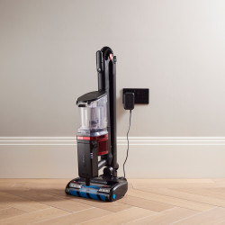 Aspirator vertical Ninja IZ300EUT, 309W, 0.7 l, 3 viteze, Autonomie pana la 60 min, HEPA, LED Smart display, Perie cu lumina, Negru / Rosu