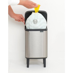 Κάδος απορριμμάτων Brabantia Bo Small Hi 1006642, 4 λίτρα, Ομαλό και αθόρυβο άνοιγμα, Αντιολισθητική βάση, Ανθεκτικό στα δακτυλικά αποτυπώματα, Ανοξείδωτο/Ματ
