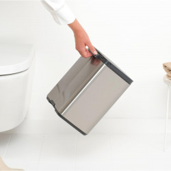 Cos de gunoi Brabantia Bo Small 1006632, 7 l, Deschidere lina si silentioasa, Baza antiderapanta, Rezistent la amprente, Otel inoxidabil/Mat