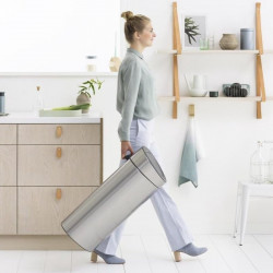 Brabantia Touch Bin New 650528, 40 l, αθόρυβο και ομαλό κλείσιμο, επίπεδη πλάτη, Inox/matt