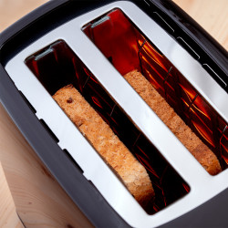 Oliver Voltz Daisy OV51440W Toaster, 700W, 2-slice, 6 settings, Removable crumb tray, Black