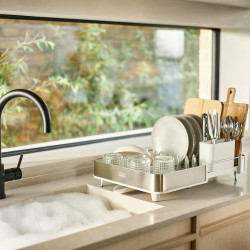Сушилник за съдове Joseph Joseph 851692, Разширяем, Дренаж, Място за дъска, Подвижен контейнер за прибори, Инокс/бял