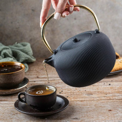 Ceainic din fonta cu infuzor Kinghoff KH 1931, 1 l, Fonta, Interior emailat, Negru