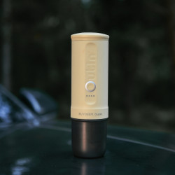 Hordozható eszpresszógép BUYDEEM Outin Nano OTEM-01, 7500 mAh, 20 bar, 50 ml, 12/24V, USB és Type-C töltés, föld + kapszula, sárga