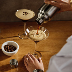 Кафеавтомат 4в1 Ninja Luxe Café Premier ES701EU, 1650W, 15 bar, 2 л, Barista Assist, Режим гореща вода, 4 режима, 3 темп. настройки, Инокс