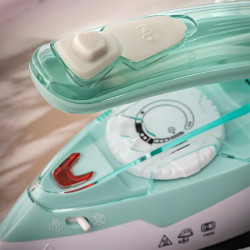 Σίδερο ταξιδιού Oliver Voltz OV51050K, 1100W, 55 ml, Πτυσσόμενη λαβή, Προστασία από υπερθέρμανση, Τυρκουάζ/Λευκό