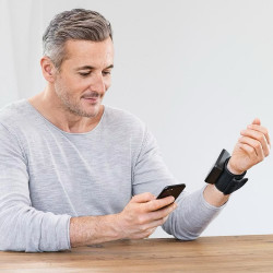 Beurer BC 54 Blood Pressure Monitor, Wrist Size 13.5–21.5 cm, Android & iOS Compatibility, Bluetooth, Risk Indicator, Arrhythmia Detection, LCD, Black