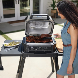 Ninja OG850EU elektromos grill, 1700W, 4 program, 45x29 cm, 240C, kerámia plocha, Woodfire technológia, IPX4, Cernen