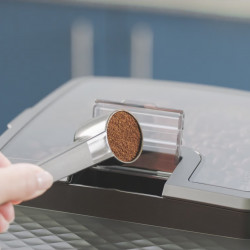 Καφετιέρα Philips EP3341/50 3300 LatteGo, 1500W, 15 bar, 1,8 λίτρα, 6 ροφήματα, Ceramichna melachka s 12 niva, AquaClean, SilentBrew, AromaExtract, μαύρο