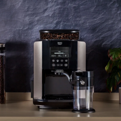 Кафеавтомат Krups Arabica Latte EA819E10, 1450W, 15 bar, 1.7 l, LCD, 5 програми, 3 функции, 3 настройки за темп. и аромат, Milk Comfort / One Touch Cappuccino, Черен