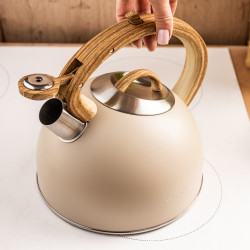 Klausberg KB 7913 Whistling Kettle, 2.5 L, Wood-Effect Handle, Induction, Beige