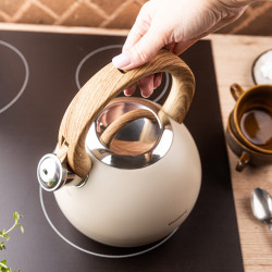 Σφυρίζοντας βραστήρας Klausberg KB 7956, 3l, Θερμομονωμένη λαβή, Πολυστρωματικός πυθμένας, Επαγωγή, Μπεζ