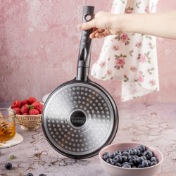 Klausberg KB 7971 Pancake Pan, 18 cm, Textured "Smile" Bottom, Non-stick Coating, PFOA-Free, Induction Compatible, Black