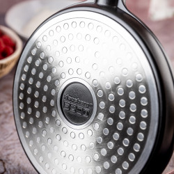 Klausberg KB 7972 Pancake Pan, 18 cm, Sun-Patterned Base, Non-Stick Coating, PFOA-Free, Induction Compatible, Black