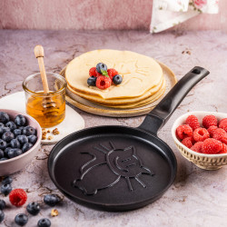 Klausberg KB 7973 Pancake Pan, 18 cm, Embossed bottom with kitten design, Non-stick coating, PFOA-free, Induction-compatible, Black