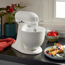 Mixer planetar KitchenAid Artisan Monochrome White 5KSM156CXEPL, 300W, 4.7L, Acționare directa, 10 viteze, Cap inclinat, Bol ceramic, Crem