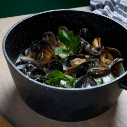 Касерола с капак Royalty Line RL-FSN20, 20 см, 2.1 л, Гранитно покритие, Индукция, Черен