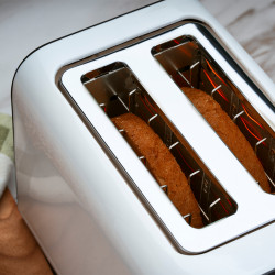 Oliver Voltz OV51440H Toaster, 800W, 4 settings, 3 functions, Timer, Auto-center, White