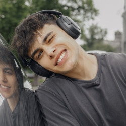 Edifier W800BT Pro Wireless Over-Ear Headphones, ANC, 40mm Dynamic Titanium-Coated Drivers, BT V5.4, Multipoint Connection, AI C