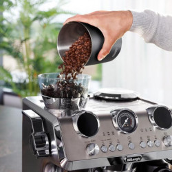 Mașină de espresso DeLonghi EC9885.M La Specialista Maestro, 1450 W, 19 bari, 2,5 L, 5 viteze, 15 niveluri de măcinare, preparare la rece, Thermoblock, My LatteArt, LatteCrema, oțel inoxidabil