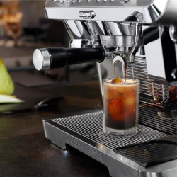 Mașină de espresso DeLonghi EC9885.M La Specialista Maestro, 1450 W, 19 bari, 2,5 L, 5 viteze, 15 niveluri de măcinare, preparare la rece, Thermoblock, My LatteArt, LatteCrema, oțel inoxidabil