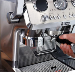 Кафемашина DeLonghi EC9885.M La Specialista Maestro