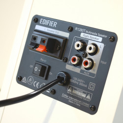 Boxe Edifier R1280T WH-SL 2.0, 42 W RMS, 2xRCA, Telecomanda, Carcasa din lemn, Alb/Argintiu