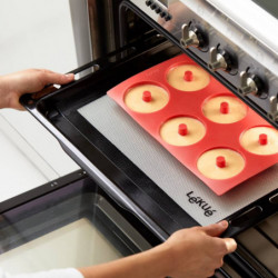 Lekue Donut Mold 1010164, 30.5 x 17.5 x 3.2 cm, 540 ml, -60 to +220°C, Platinum-cured silicone, Red