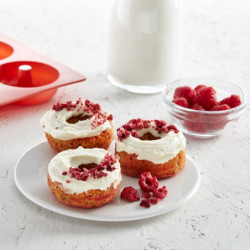 Lekue Donut Mold 1010164, 30.5 x 17.5 x 3.2 cm, 540 ml, -60 to +220°C, Platinum-cured silicone, Red