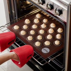 Lekue Baking Mat 1010197, 40x30 cm, Silicone, Micro-perforated, +4/220°C, Black