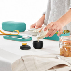 Κουτί φαγητού Lekue On The Go 1010236, 500 ml, Αεροστεγές κλείσιμο, Θήκη για μαχαιροπίρουνα, Βαλβίδα για φούρνο μικροκυμάτων, Τυρκουάζ