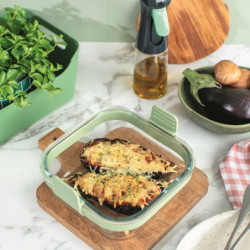 Lekue 1010159 Hot Air Fryer Baking Dish, 18.5x17.5x9.5 cm, Glass, Non-slip handles, -20/+220°C, Easy to clean, Green