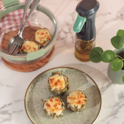 Lekue 1010160 Hot Air Fryer Baking Dish, 20.5x19.5x10 cm, Glass, Non-slip Handles, -20/+220°C, Easy to Clean, Green