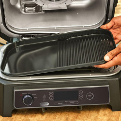 Ninja XSKOGXLGGCMEU BBQ Griddle, 45 x 31 cm, Smooth/Ribbed, Compatible with Woodfire XL OG850/OG901, Ceramic Coating, Black