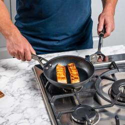 Тиган Ninja Zerostick Premium C30028DE, 28 cm, Незалепваща технология, До 260C, Индукция, Черен