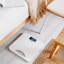 Adler AD 8193 Scale, Up to 250 kg, LCD, Battery and Overload Indicators, Non-Slip, White