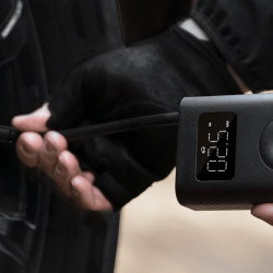 Φορητός ηλεκτρικός αεροσυμπιεστής Xiaomi Portable Electric Air Compressor 2 BHR7112GL, 3-150 psi, έως 10 ελαστικά, 6 λειτουργίες, 3 προσαρμογείς, φακός LED, Μαύρο