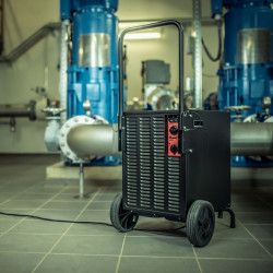 Woods WCD4 PRO Professional Dehumidifier, 230 m², 2 speeds, 11.4 L, 41 L/24 h, Hygrostat, Operates down to +2°C, Handle and wheels, 60 dB, IPX1, Black