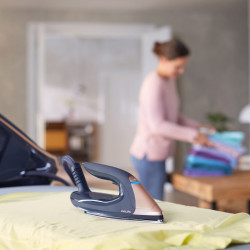 Парогенератор Philips PerfectCare 9000 PSG9050/20, 3100W, 1.8 л, 9 bar, 190 г/мин, 750 г парен удар, AI + камера, SteamGlide Elite, Черен