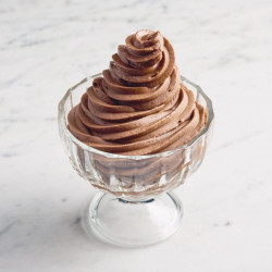 Μηχανή παγωτού 13-σε-1 Ninja CREAMi Scoop & Swirl™ NC701EUSTGD, 800 W, 13 προγράμματα, μοχλός 3 θέσεων για χωνάκια, CreamiFit, Creamify, 2 δοχεία 473 ml, δυνατότητα εξατομίκευσης, κρεμ/χρυσό